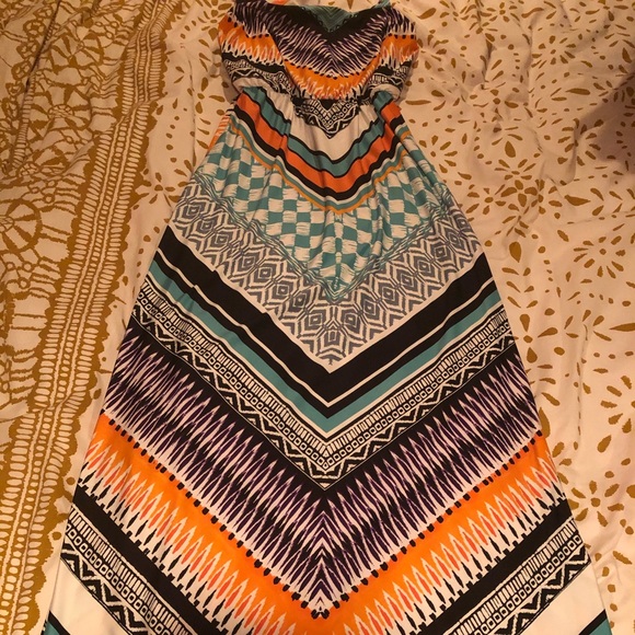 Vibrant Chevron Maxi Dress - Picture 2 of 3